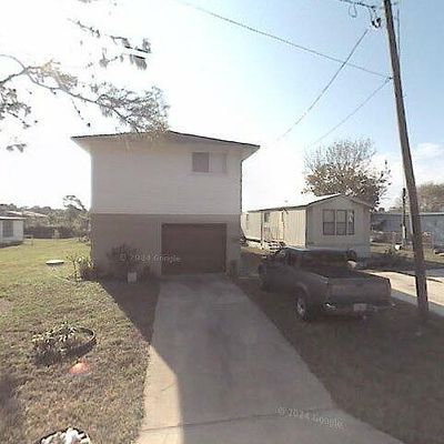 127 E Ariel Rd, Oak Hill, FL 32759