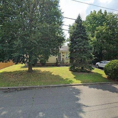 1112 Charter St, Piscataway, NJ 08854