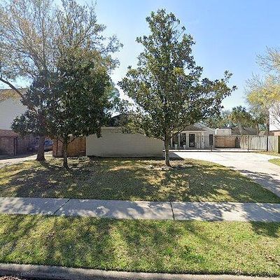 11319 Olympia Dr, Houston, TX 77077