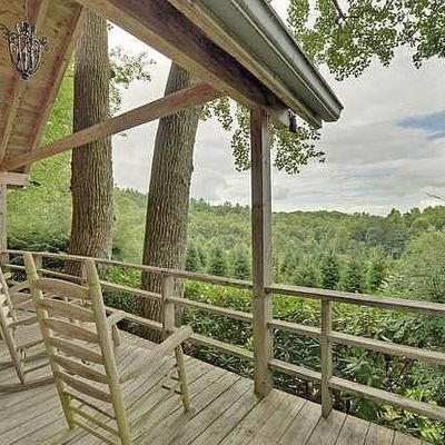 1575 Lloyd Cove Road, Scaly Mountain, NC 28775