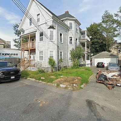 17 Nye Sq, Brockton, MA 02301