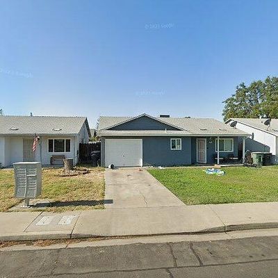 1755 Pontiac St, Oakdale, CA 95361