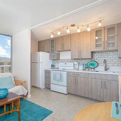 2421 Tusitala St, Honolulu, HI 96815