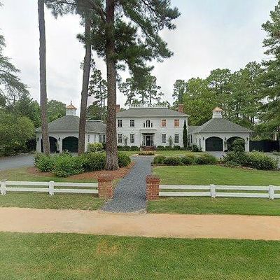 255 Cherokee Rd, Pinehurst, NC 28374