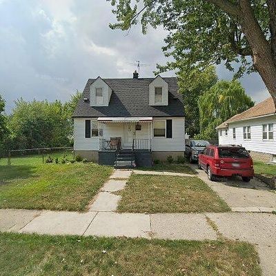 25607 Paige St, Roseville, MI 48066