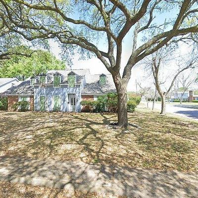 2202 Carriage Ln, La Marque, TX 77568