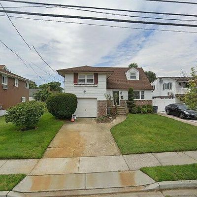 222 Nassau Ave, Freeport, NY 11520