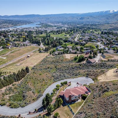 315 Mahogany Ln, Wenatchee, WA 98801