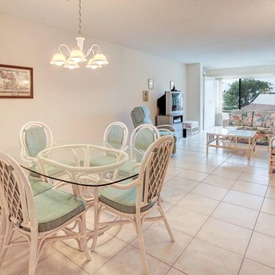 3154 Via Poinciana, Lake Worth, FL 33467