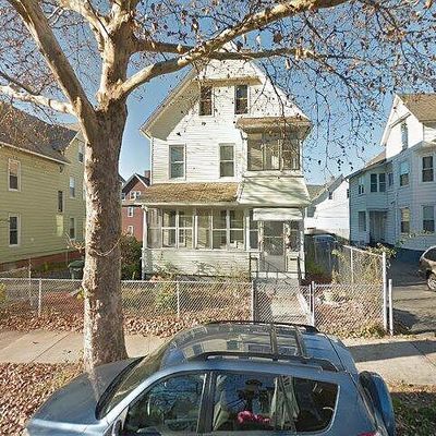 32 Acushnet Ave, Springfield, MA 01105