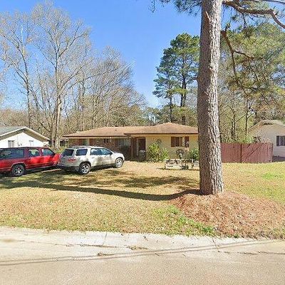 3236 Woodview Dr, Jackson, MS 39212