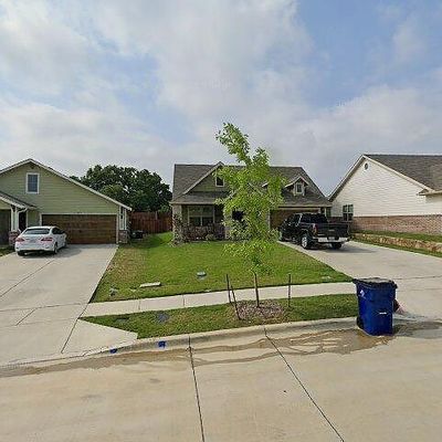 325 Daleview Dr, Kennedale, TX 76060