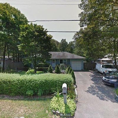 30 Somerset Ave, Mastic, NY 11950