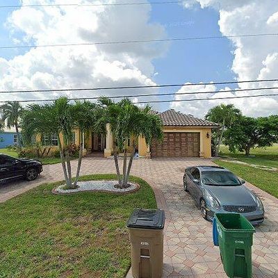 3906 Yucatan Pkwy, Cape Coral, FL 33993