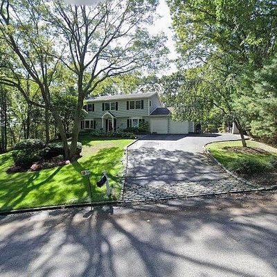 4 Cedar Ridge Ln, Dix Hills, NY 11746