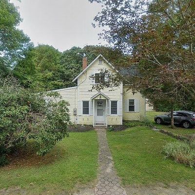 4 Circuit Ave, Pocasset, MA 02559