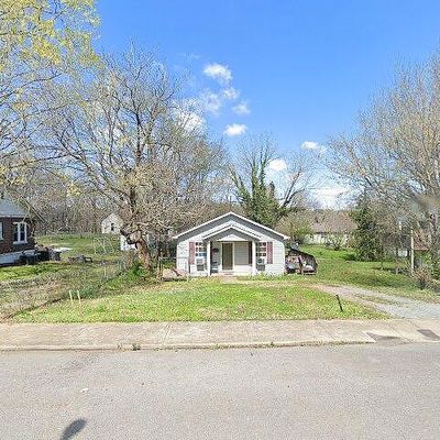 404 S Main St, Dickson, TN 37055