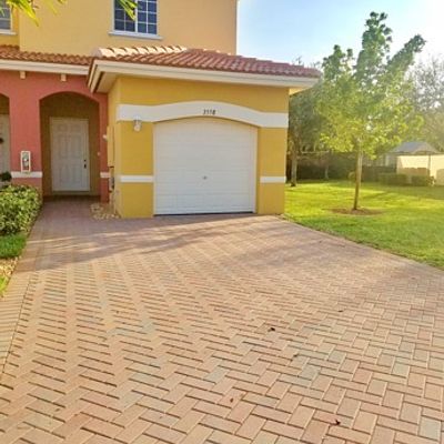 3558 Nw 29 Th Ct, Lauderdale Lakes, FL 33311