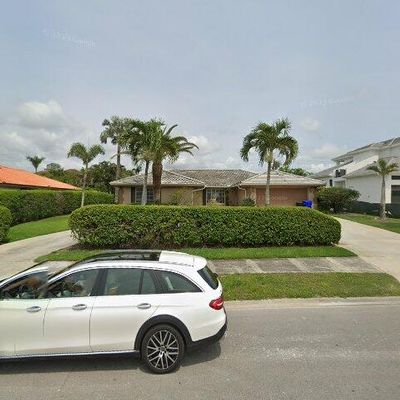 3666 Crayton Rd, Naples, FL 34103