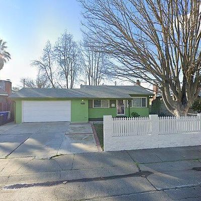 3836 45 Th St, Sacramento, CA 95820