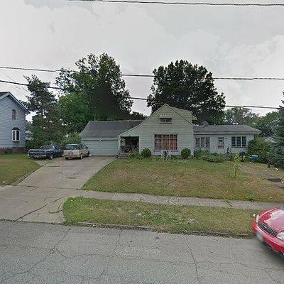 537 E Prospect St, Girard, OH 44420