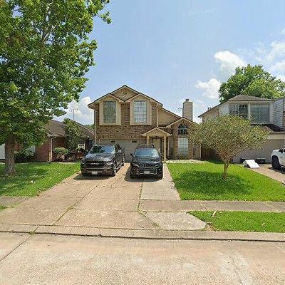 64 Avocado Ct, Lake Jackson, TX 77566