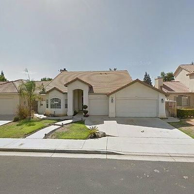 652 Hanson Ave, Clovis, CA 93611