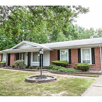 6762 Blossom View Dr, Florissant, MO 63033