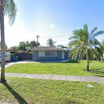 7898 Nw 172 Nd St, Hialeah, FL 33015