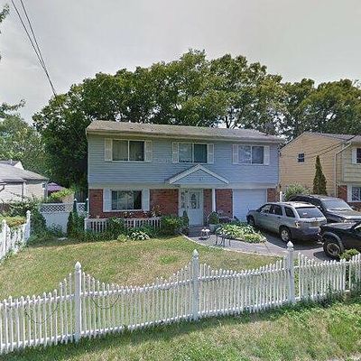 80 Lafayette St, Huntington, NY 11743