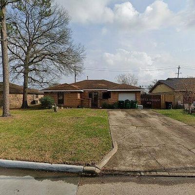 807 Grand Oaks Dr, Houston, TX 77015