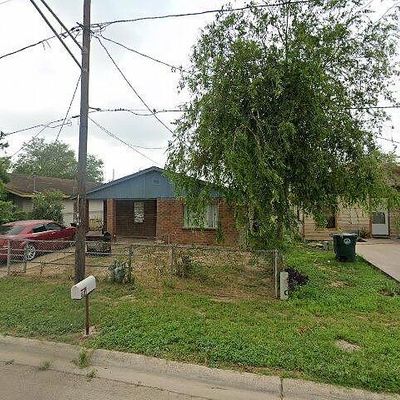 821 Hidalgo St, Mission, TX 78572