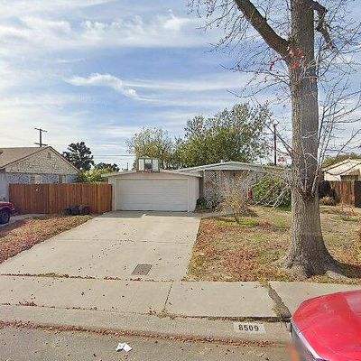 8509 Matilija Ave, Panorama City, CA 91402