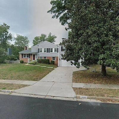 8610 Cyrus Pl, Alexandria, VA 22308