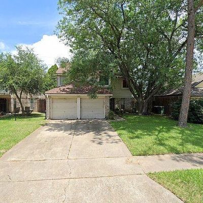 8806 Scenic Green Dr, Houston, TX 77088