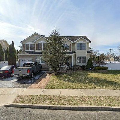 1 Red Maple Ct, Toms River, NJ 08757