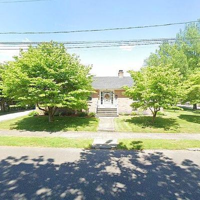 10 Powell Pl, Bridgeport, CT 06604