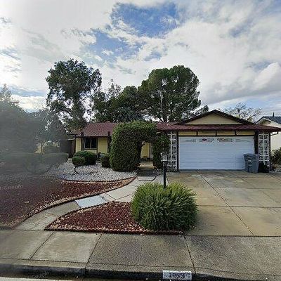 100 Isle Royale Cir, Vacaville, CA 95687