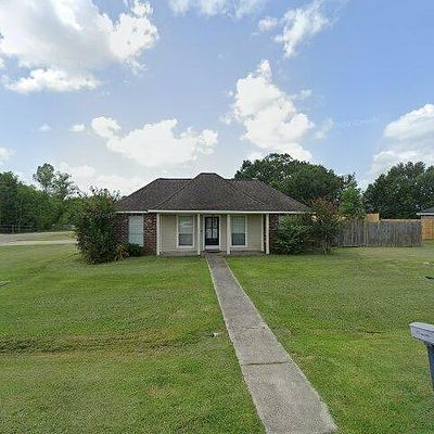 10100 Chapel Hill Dr, Denham Springs, LA 70706