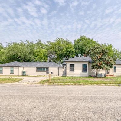 1103 N High St, Uvalde, TX 78801