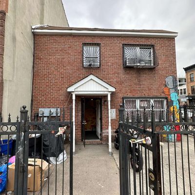 111 Cornelia St, Brooklyn, NY 11221