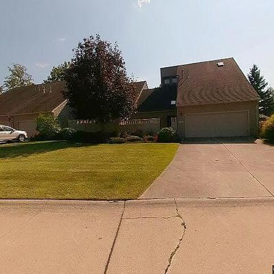 11296 Saint Andrews Way #D, Concord Township, OH 44077