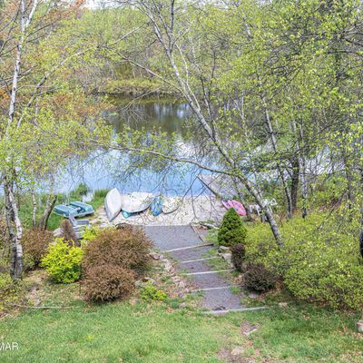 117 English Ivy Ct, Long Pond, PA 18334