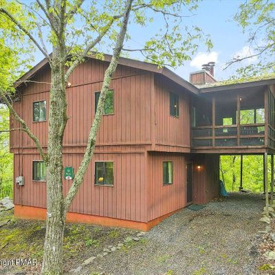 118 Luton Ct, Bushkill, PA 18324