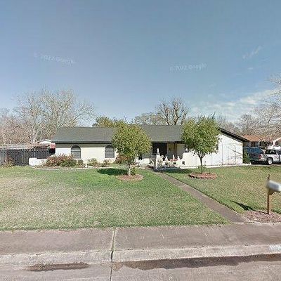 118 Poppy St, Lake Jackson, TX 77566