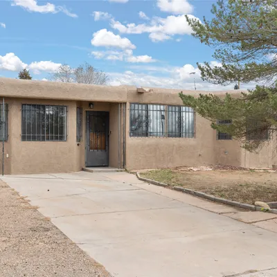 1017 Santa Clara Dr, Santa Fe, NM 87507