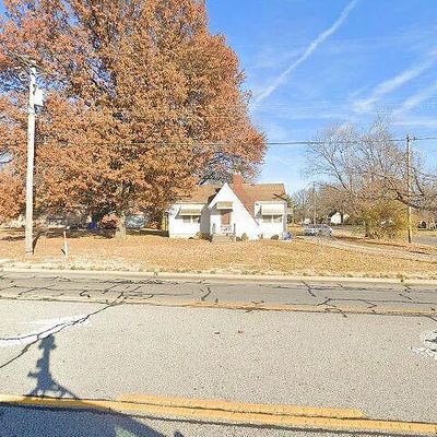 104 W Airline Dr, East Alton, IL 62024