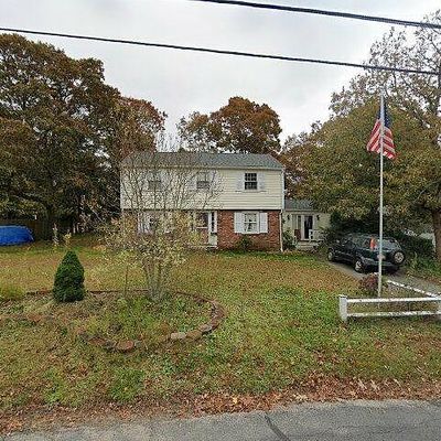 105 Bristol Ave, Hyannis, MA 02601