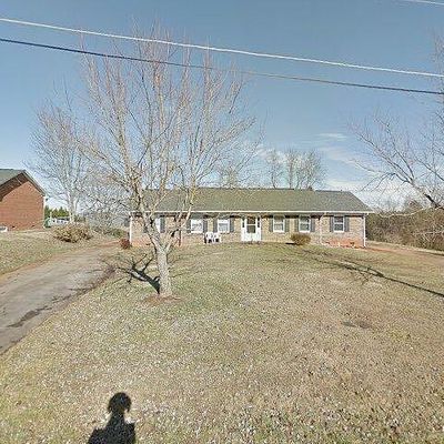 105 Johnson St, Boonville, NC 27011