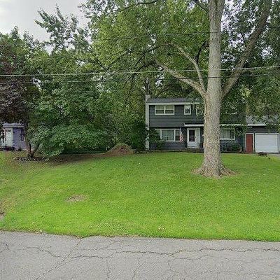 105 Standish Dr, North Syracuse, NY 13212